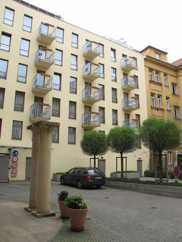 Aparthotel Austria Suites Прага Экстерьер фото